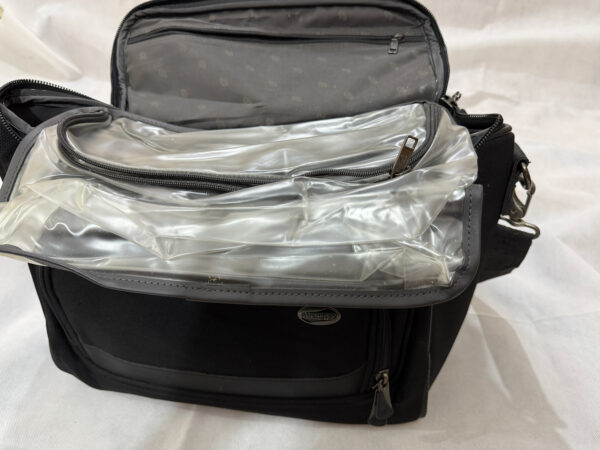 American Tourister Hanging Toiletry Kit
